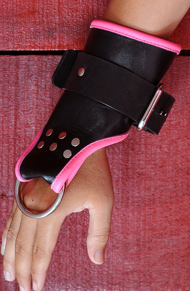 bondage cuffs bon008 1