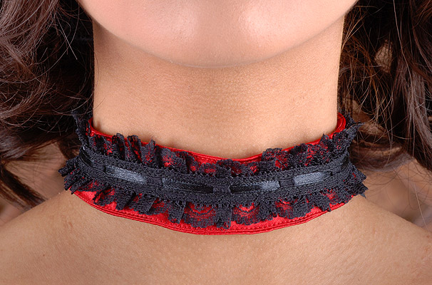 maids choker 4