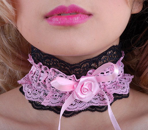 wanida net and lace choker 4