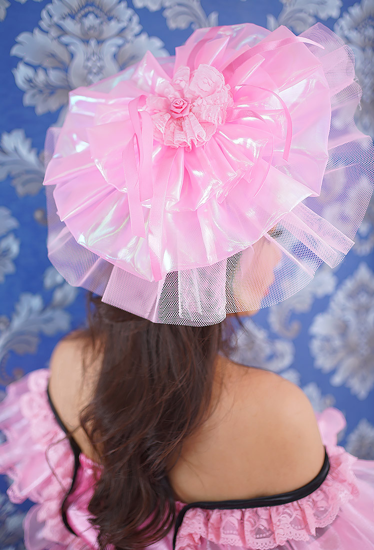emily gigantic hair flower 03